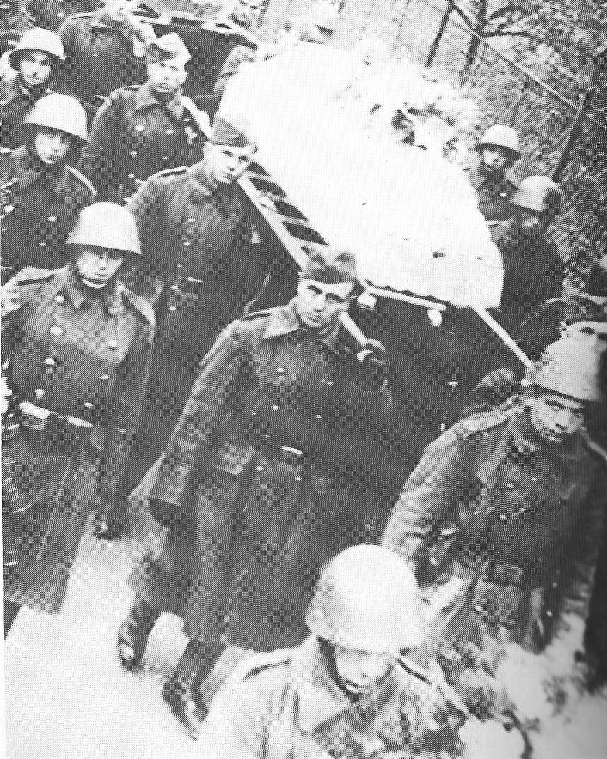Pohřební průvod padlých příslušníků 13. pěšího pluku (5)