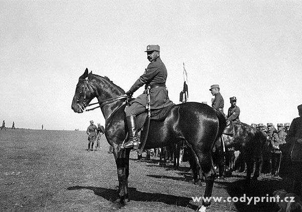 Jan Syrový na přehlídce ČS legií v Irkutsku v roce 1919