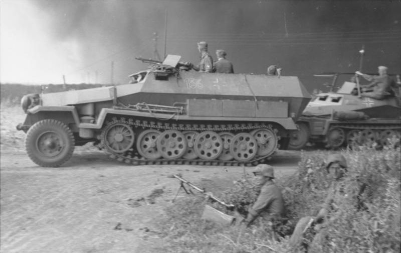 Sd.Kfz 251 – obrněný transportér pěchoty, tahoun většiny německých kampaní se utkal s vojáky pod velením Otakara Jaroše (2) 